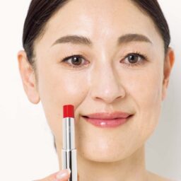 肌色が明るく見える