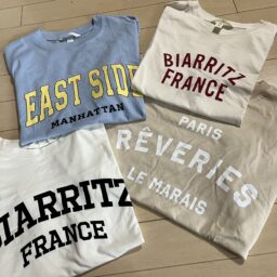 「H&M」のTシャツ