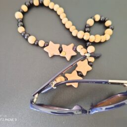モデル・岩井ヨシエさんが見つけたメガネアクセサリー