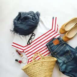 【第10位】【60代ファッション】夏のワードローブに欠かせない！白TからロゴTまで、大人のTシャツコーデ４選