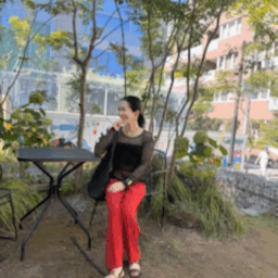 Tops … ZARA Pants … 6(ROKU) Shoes … GIUSEPPE ZANOTTI Bag … HELEN KAMINSKI