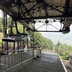 比叡山山頂駅：京都市内がはるか下方になりました