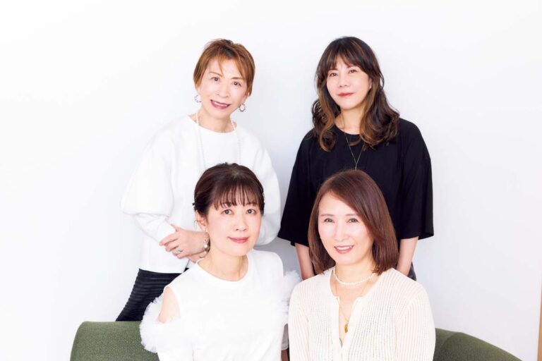 （右上から時計回りに）昨年手術したライター片岡えりさん（自由診療）、今年２月に手術した読者・大西直実さん（保険診療）、昨年手術した読者・山口こず恵さん（保険診療）、12年前に手術したPR会社代表・山内㐂代子さん（保険診療）