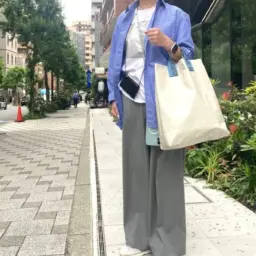 【第3位】【60代お手本スナップ】暑い夏に爽やかな着こなしをするには？きれい色の「ユニクロ」のオーバーサイズシャツを品よく着こなすコーデに注目！