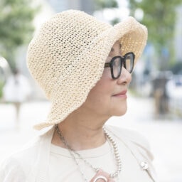 帽子でリラックステイストを後押し