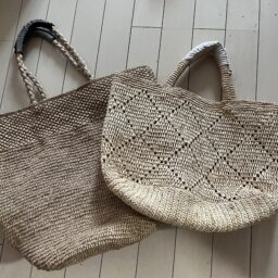 ラフィアのカゴバッグ