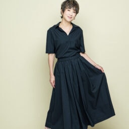 スキッパーブラウス ￥47,300／ニュイノワール