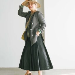 太陽が煌めく南仏をイメージして落ち着いたトーンのシックな配色に