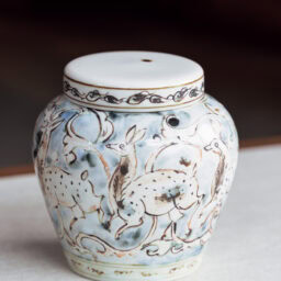 「貫入灰釉（かんにゅうはいゆう）茶入れ壺（鹿）」胴径11.8×H11.8㎝ 66,000円