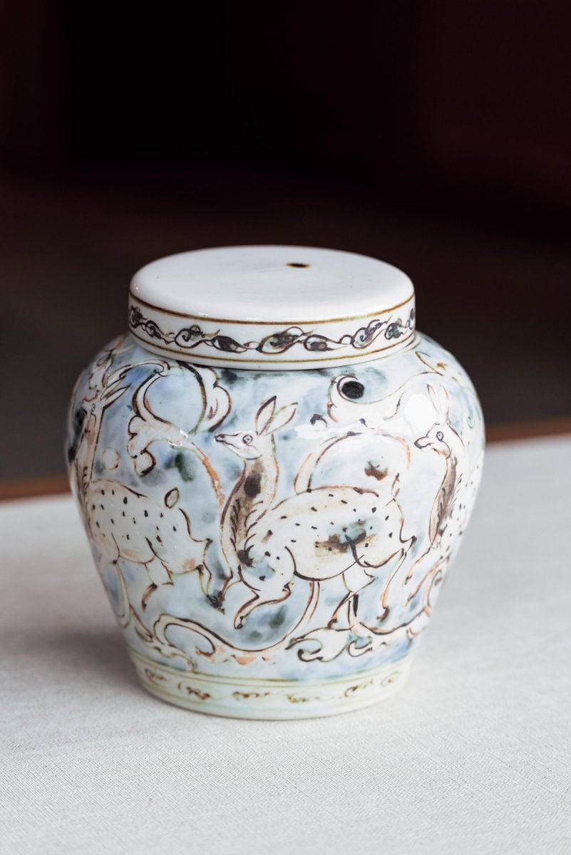 「貫入灰釉（かんにゅうはいゆう）茶入れ壺（鹿）」胴径11.8×H11.8㎝ 66,000円