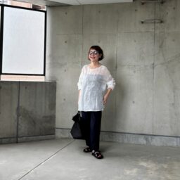 「Spick and Span」のリネン素材のトップス