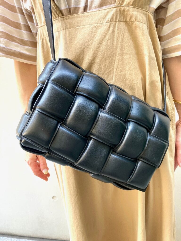 バッグはボッテガヴェネタ