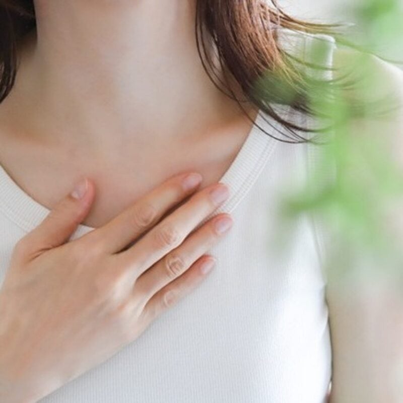【60代ヘルスケア】「なんだか胸がドキドキする…」60代女性に多い動悸の原因といますぐできるセルフケアをご紹介！【医師監修】