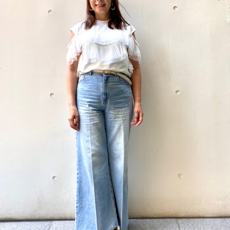 【60代お手本スナップ】「グレースコンチネンタル」のフリルトップス×デニムのコーディネートで遊び心がある甘辛ミックス！