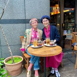 ピンクをキーカラーとしたリンクコーデ