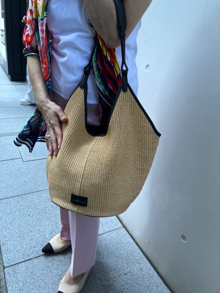 バッグは夏素材