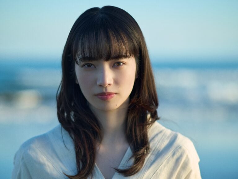 映画『８番出口』より「ある女」役の小松菜奈