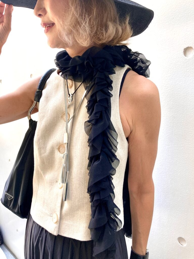トップスはZARA