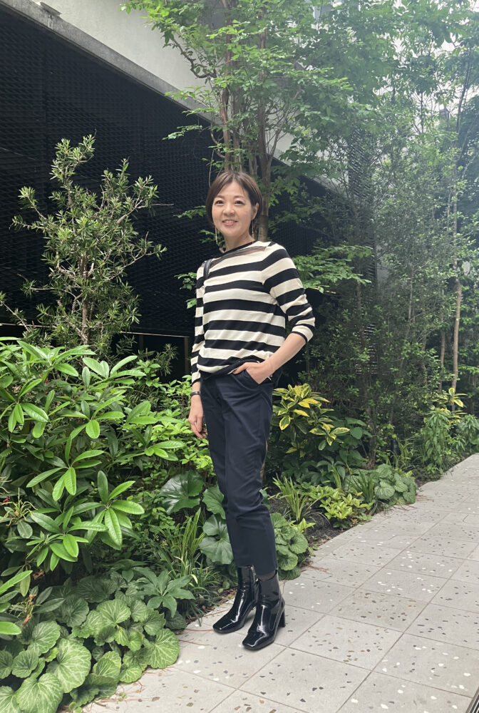 【60代お手本スナップ】リュクス感をミックス！モノトーンが重くならないボーダーコーディネートに注目！