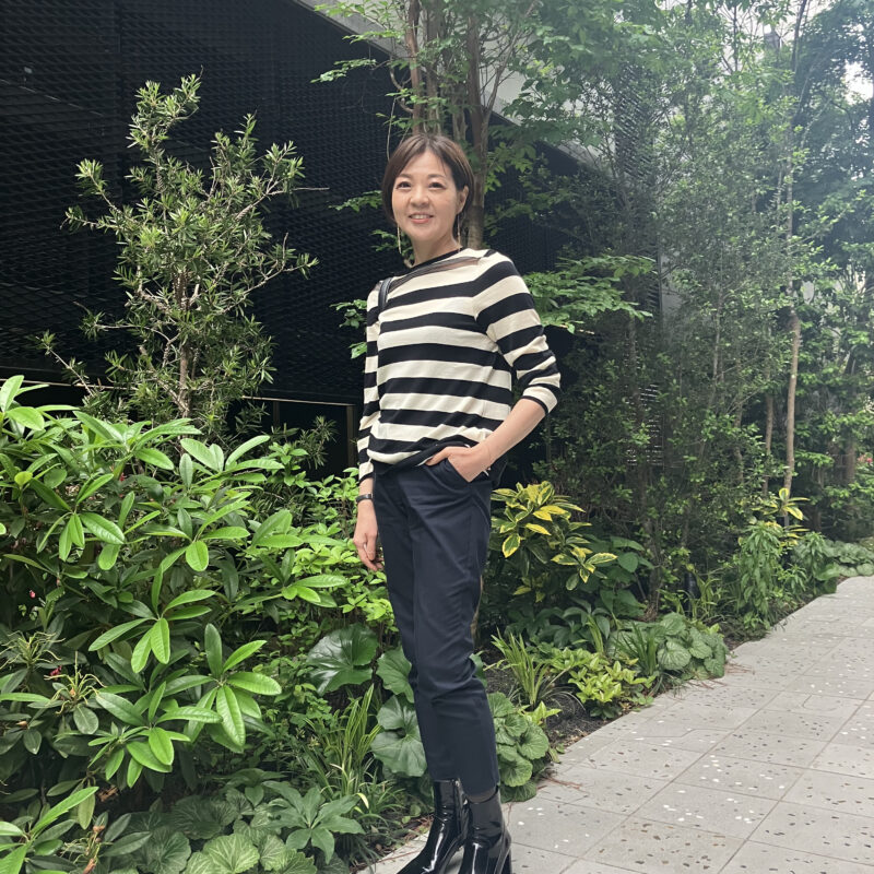 【60代お手本スナップ】リュクス感をミックス！モノトーンが重くならないボーダーコーディネートに注目！