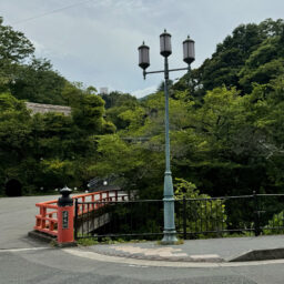 落合橋を渡ります