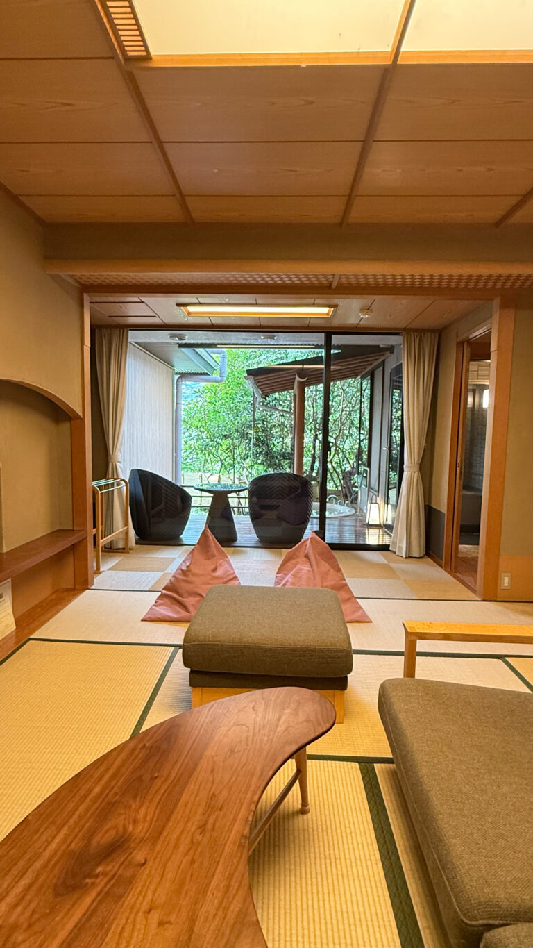 お部屋からテラスをみたところ