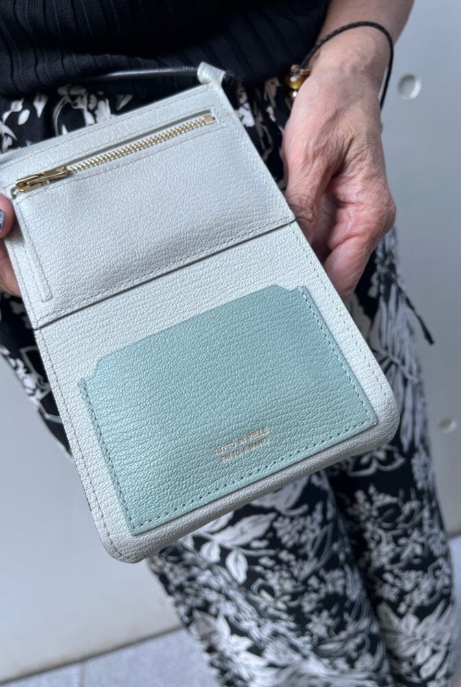 スマホバッグはL'arcobaleno