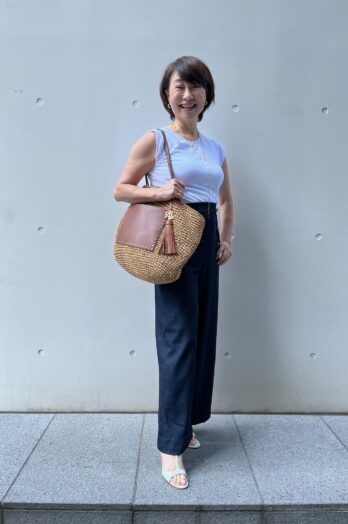 【60代お手本スナップ】マリンスタイルを大人っぽく着こなすには？華奢見えサンダルで洗練された印象に！