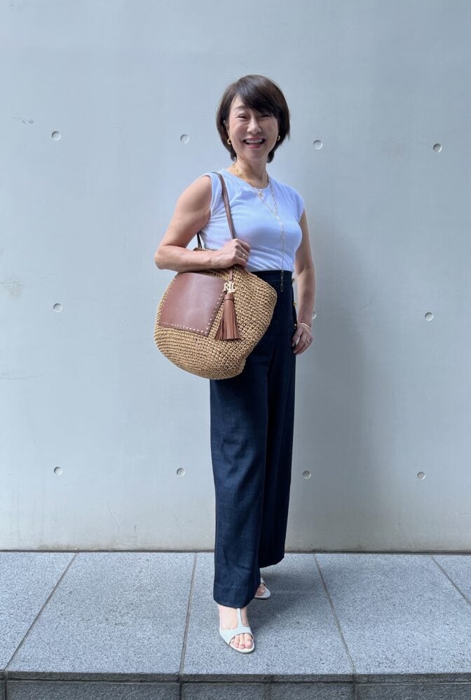 【60代お手本スナップ】マリンスタイルを大人っぽく着こなすには？華奢見えサンダルで洗練された印象に！