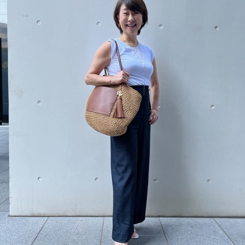 【60代お手本スナップ】マリンスタイルを大人っぽく着こなすには？華奢見えサンダルで洗練された印象に！