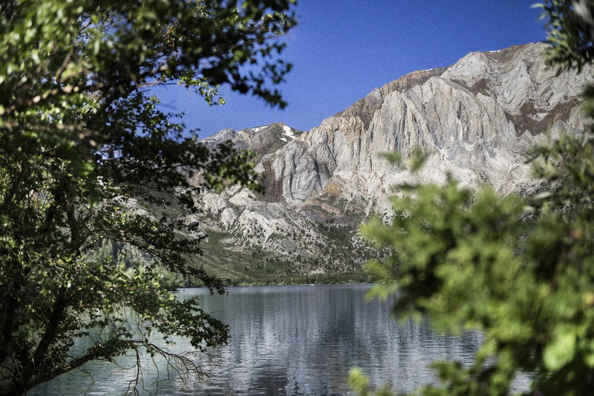 大自然に囲まれたカリフォルニア・マンモスレイク