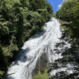 湯滝と湯滝裏の散歩道