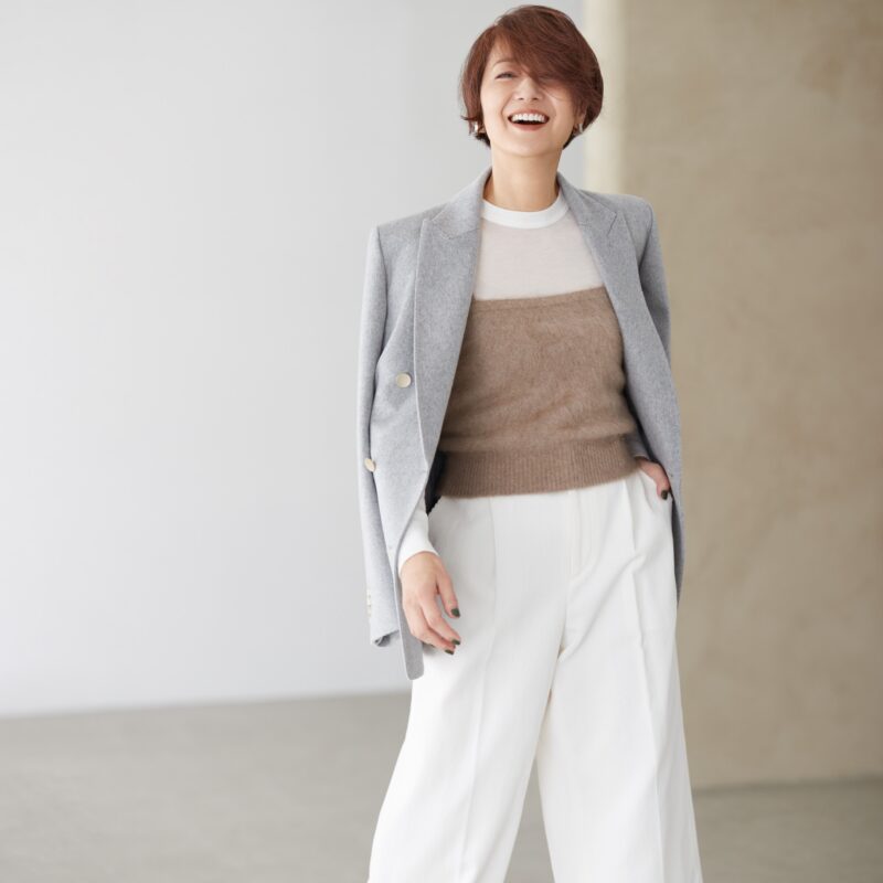 富岡佳子さんが着こなす、今顔ジャケットコーデ4選【60代がおさえておきたい秋のトレンドファッション】