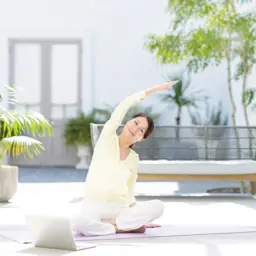 【第4位】【60代ヘアケア】白髪対策はどうすればいい？ まずは生活習慣を見直して髪と頭皮を健やかに！