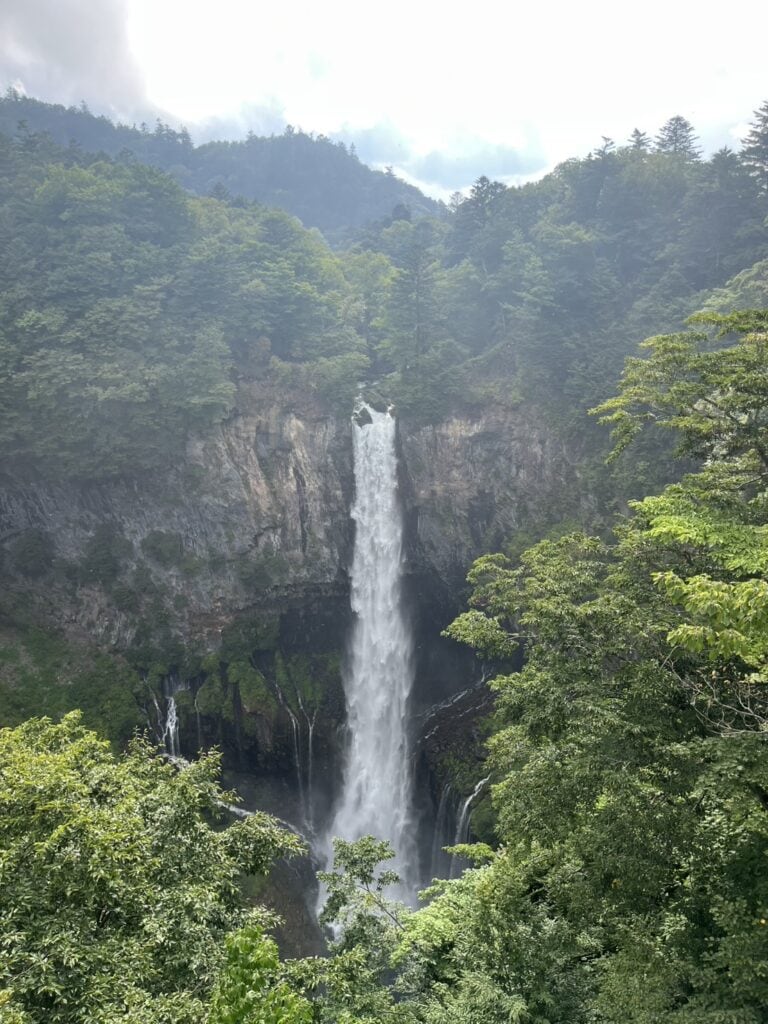 華厳の滝