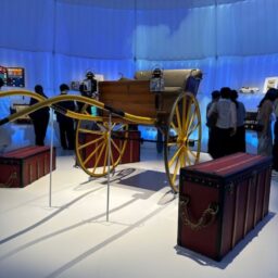 ルイ・ヴィトン『ビジョナリー・ジャーニー』展　モエ・シャンドンの婦人用馬車