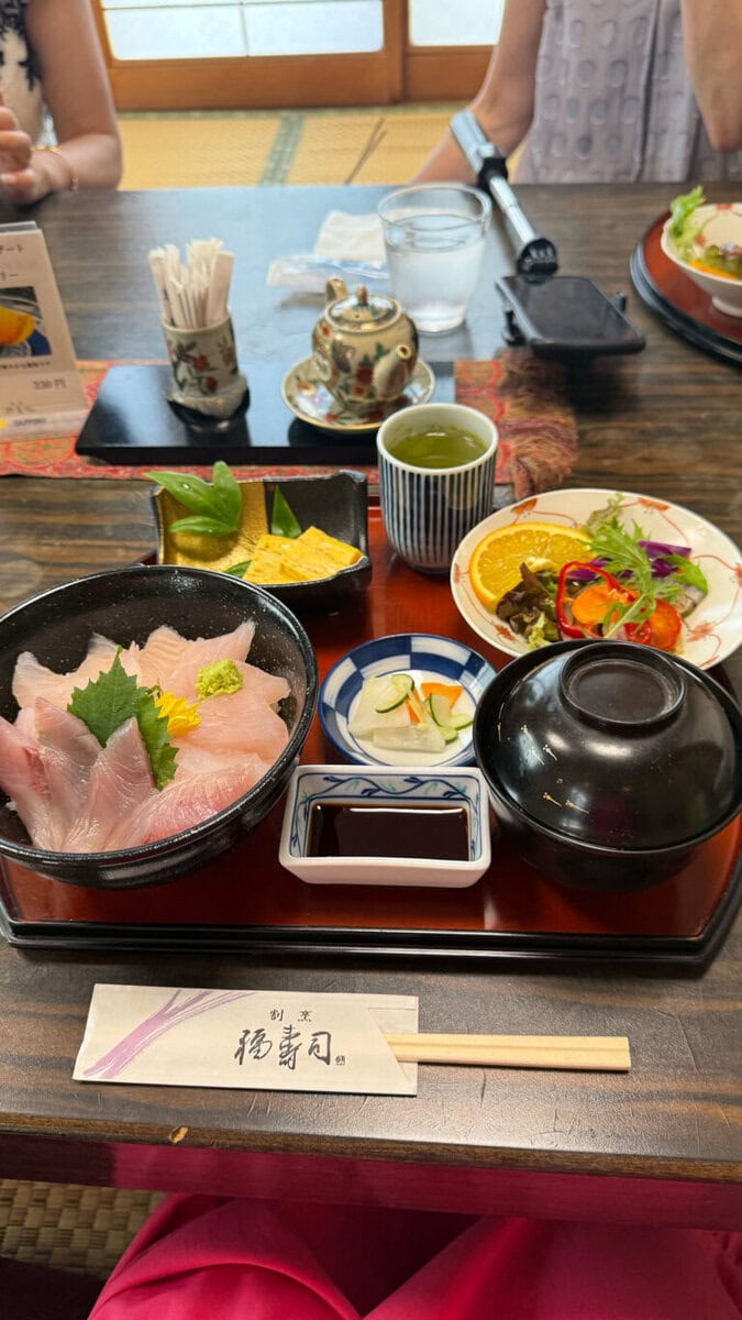 当日の鮮魚の海鮮丼