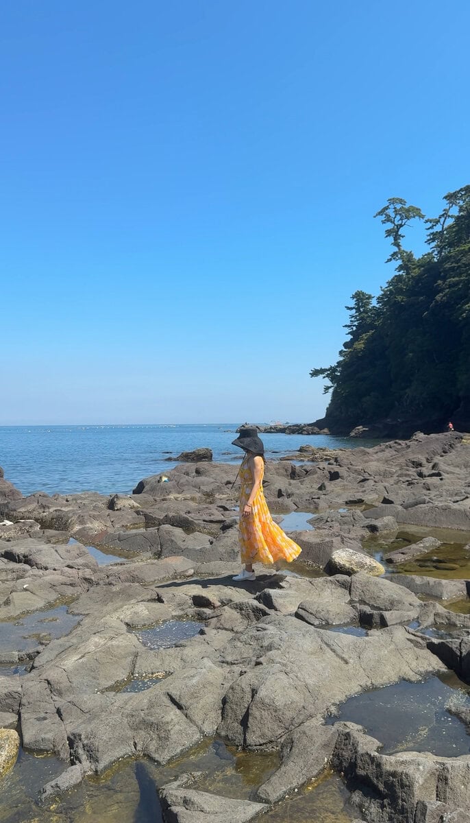 裾がふわっと広がっていますね。