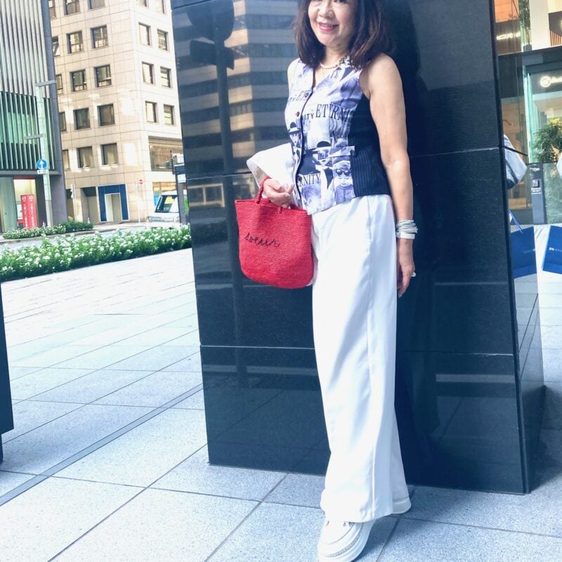 【60代お手本スナップ】「SHEIN」のボトムスが高見え！色使いを3色に絞ったコーディネート