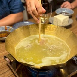 鍋の締めを用意するところ