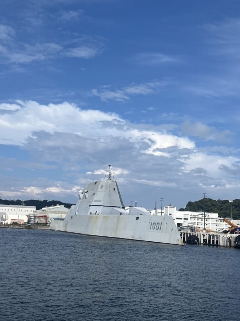 横須賀の軍艦巡り船
