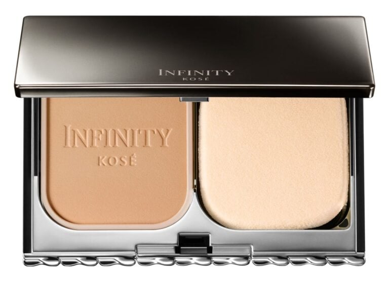 インフィニティ スキンルミナンス ファンデーション SPF20・PA+++ ￥6,820（編集部調べ）／コーセー