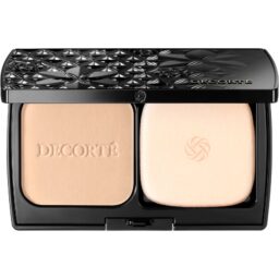 コスメデコルテ ゼン ウェア パウダーファンデーション SPF20・PA++ ￥7,700（ケース、スポンジがセット）／コスメデコルテ