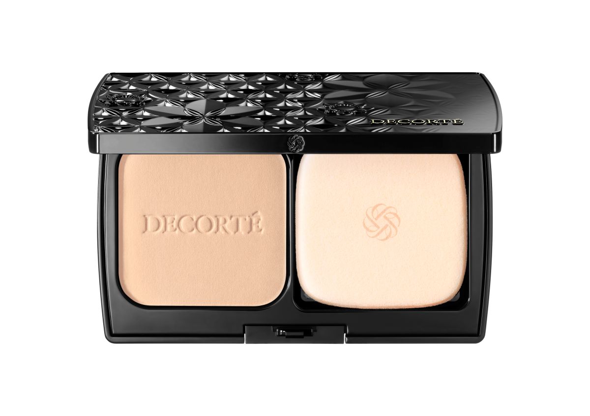 コスメデコルテ ゼン ウェア パウダーファンデーション SPF20・PA++ ￥7,700（ケース、スポンジがセット）／コスメデコルテ