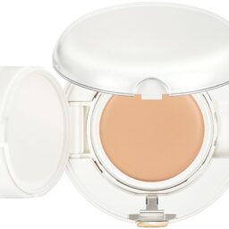 エリクシール シュペリエル つや玉ファンデーション SPF28・PA+++ ￥3,850（セット価格）／エリクシール お客さま窓口