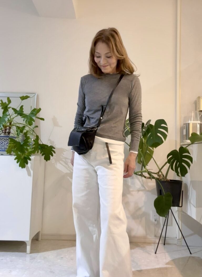 「GU」ソフトシアークルーネックTコーデ