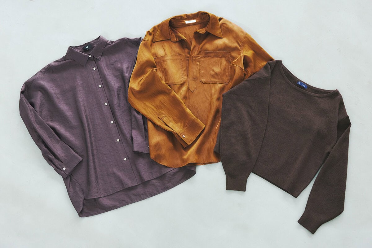 右:ニット¥8,990/ギャップ、中:シャツ¥23,100/マカフィー(トゥモローランド)、左:シャツ¥8,990/プラステ