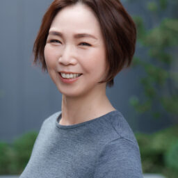 “60 代で大切なのは清潔感。「キレ」のよい髪形を目指してます“／山口みゆきさん　65歳・セレクトショップオーナー