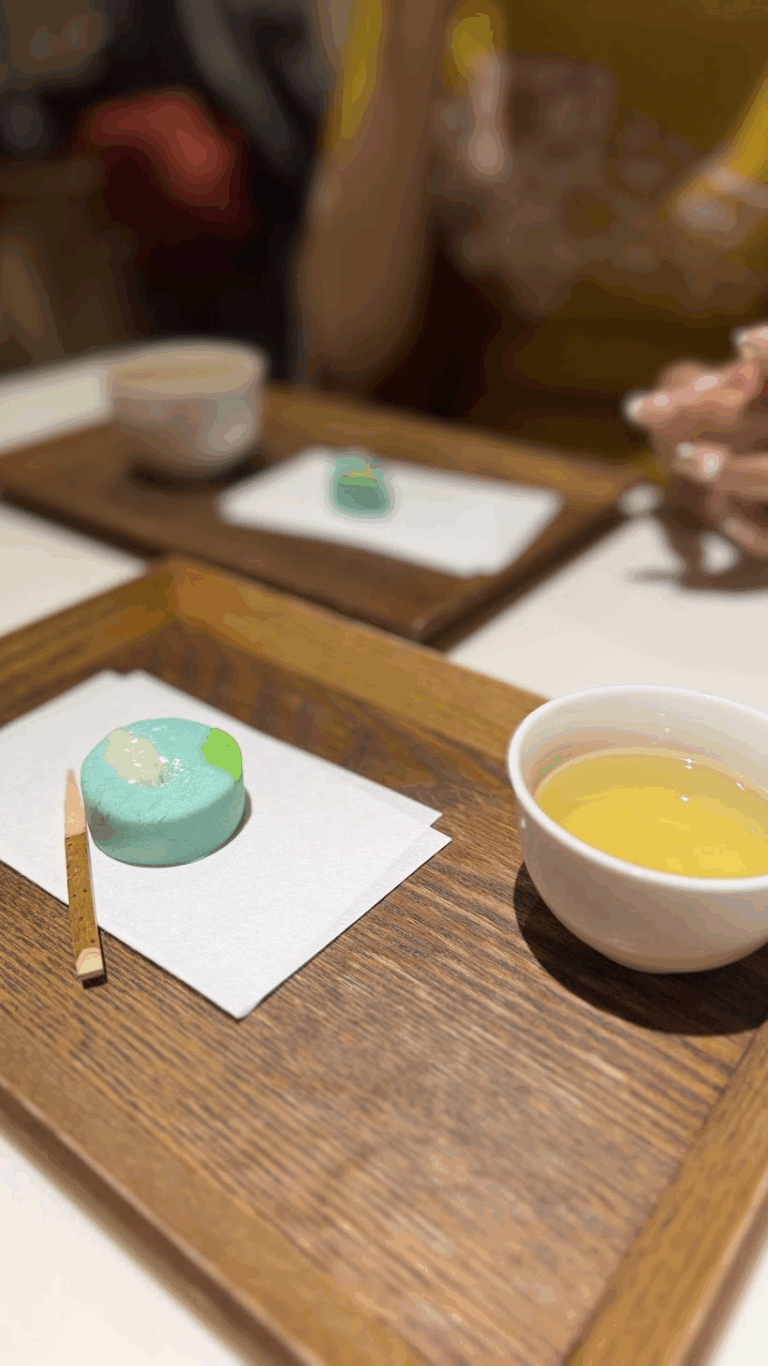 和菓子「うず潮」（奥村土牛《鳴門》より）