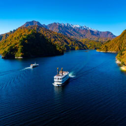 新潟県魚沼市　奥只見湖遊覧船